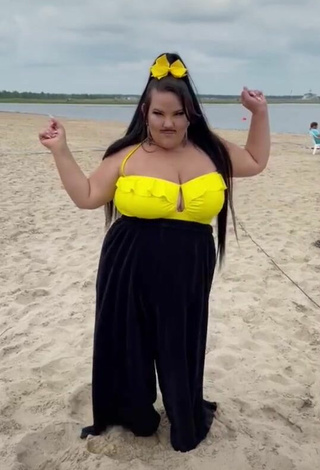 Netta Barzilai (@netta) #beach  #big boobs  #sexy  #cleavage  #bouncing boobs  «Jump on over to my new music...»