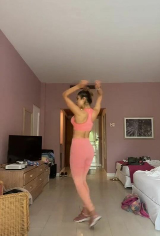 Paula Galindo (@pautips) #sport bra  #peach sport bra  #leggings  #peach leggings  #bouncing boobs  #booty shaking  «Ese sentimiento después de hacer...»