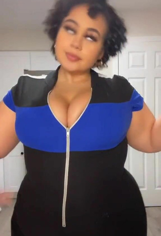 Phaith Montoya (@phaithmontoya) #cleavage  #bouncing boobs  #booty shaking  #big boobs  #big butt  #overall  «i keep forgetting dance   ima...»