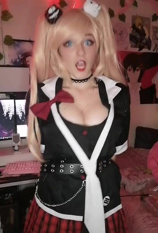 Ryn GamerGirl Egirl (@psycho_gummy) #cosplay  #cleavage  #bouncing boobs  «come here Pog Champ  Insta...»