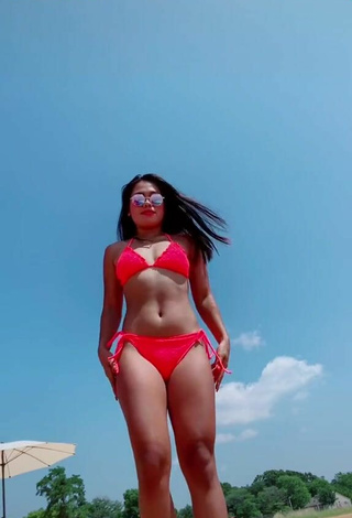 Virgie Ann Casteel (@queenvianncey) #beach  #bikini  #red bikini  #booty shaking  «#viannceyootd #viannceylines...»