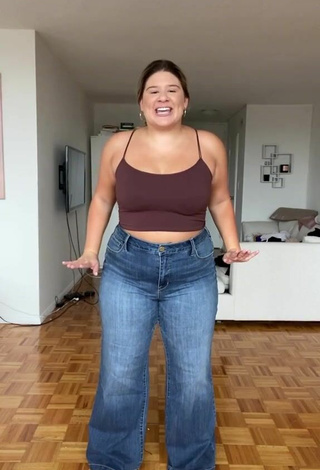Remi Jo (@remibader) #crop top  #brown crop top  #booty shaking  #pants  #jeans pants  «Officially a Seven7 jeans fan.....»