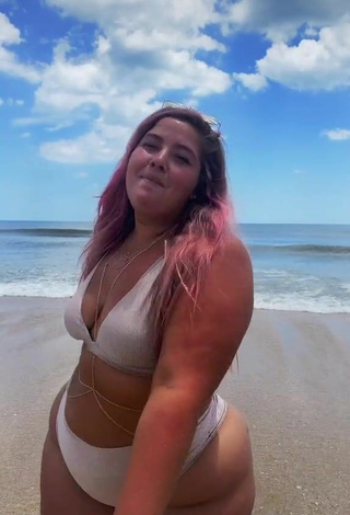 Sam Paige (@sampaigeeee) #beach  #booty shaking  #cleavage  #bikini  #grey bikini  «ocean splash»