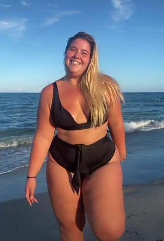 Sam Paige (@sampaigeeee) #beach  #bikini  #black bikini  #cleavage  «The balance on the sand was off...»