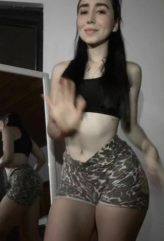 Shailyn Garzón Merchán (@shailyngarzon) #crop top  #black crop top  #shorts  #leopard shorts  #booty shaking  #big butt  «#aftergym #ff»