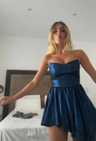 Sofia Dalle Rive (@sofiadallerive) #cleavage  #dress  #blue dress  «Preparandomi per la festa»