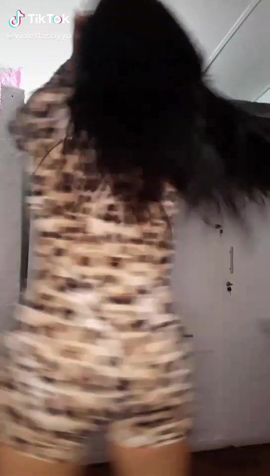 Violetta Ortiz (@violettasoyyo) #butt #twerk #overall #leopard