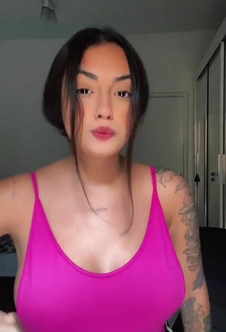 Vitoria Marcilio (@vitoriamarcilioo) #cleavage  #tattooed body  #side boob  #top  #firefly rose top  #pokies  «funcionou»