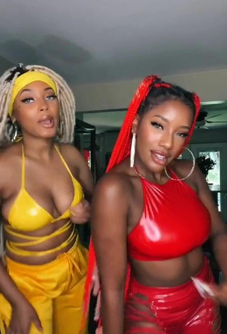 Good Girl band (@wearegoodgirl) #sexy  «Butterfly & Bunny BOUNCE IT  ❤️...»