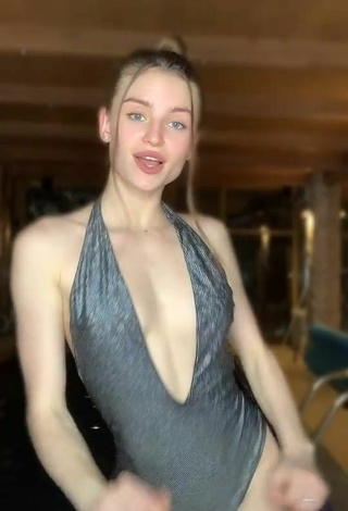 Zava_ly (@za_vali) #swimsuit  #grey swimsuit  «Русалочка отдала всё, что бы...»