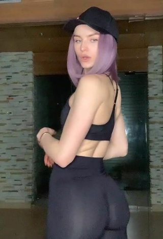 Zava_ly (@za_vali) #butt  #leggings  #black leggings  #sport bra  #black sport bra 