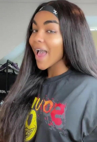 Alicia Awa (@aliciaawa) #cleavage  #corset  #black corset  #lace corset  «Which one u like more  INSTA:...»