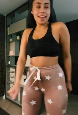 Amber Rose Gill (@amberrosegill) #booty shaking  #sport bra  #black sport bra  #pants  #cleavage  «My favourite outtake #fyp»