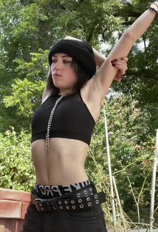 Phia Archer (@astrouxx) #crop top  #black crop top  «i popped tf outta my shoulder...»