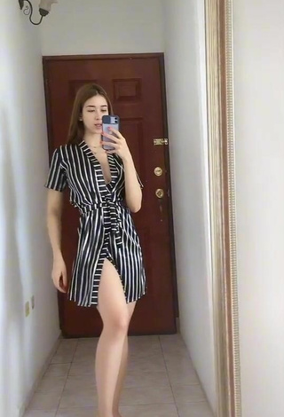 Daniela Servellon (@daniservellon_) #bikini  #cleavage  «Pool day»