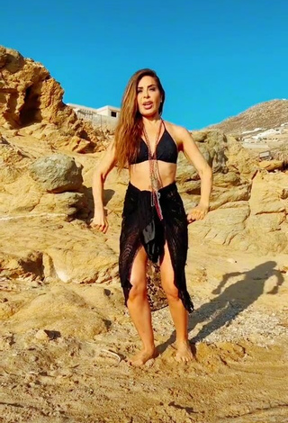 Gloria Trevi (@gloriatrevioficial) #cleavage  #bikini top  #black bikini top  «Pero seguí practicando...»