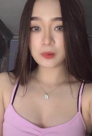 Yennie Perilla (@iamyennie_) #cleavage 