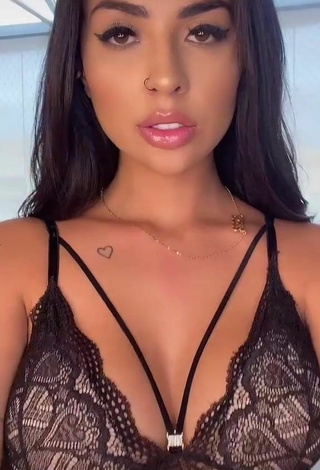 Pamella Fuego (@bypamellaa) #big boobs  #cleavage  #bra  #black bra  #lace bra  #tattooed body  «Cabaré abriu cedinho hoje...»