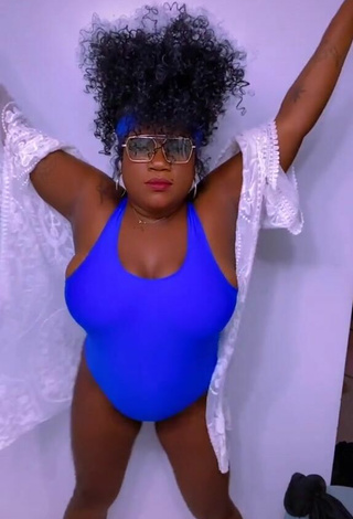 Lissette Eduardo Cleto (@chikybombomreal) #swimsuit  #blue swimsuit  #cleavage  #big boobs  «GWWWWAAAAYYYYYYYY QUE LINDA ME...»