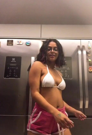 Maria Clara Garcia (@claragnds) #cleavage  #big boobs  #bikini top  #white bikini top  #shorts  #belly button piercing  «quem ai ta cm sdd do rosa??...»