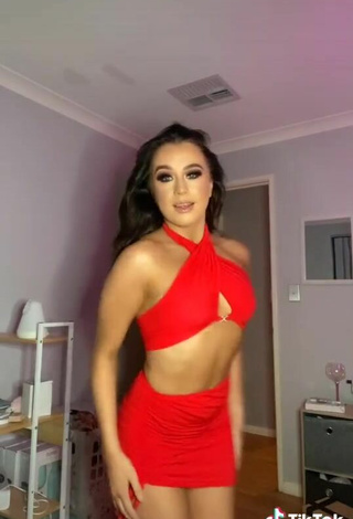 Caitlin Cummins (@caitlincmmins) #crop top  #red crop top  #skirt  #red skirt  «@ellacromey.mua working her...»