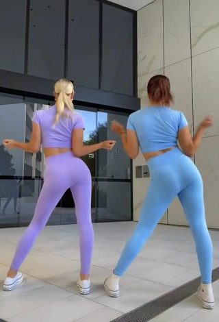 Caitlin Cummins (@caitlincmmins) #butt  #booty shaking  #crop top  #blue crop top  #purple crop top  #leggings  #blue leggings  #purple leggings  «lots of sydney content coming...»