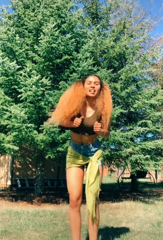 Cassidy J (@casssidy_j) #crop top  #olive crop top  #shorts  #jeans shorts  «Had to hit this dance by-...»