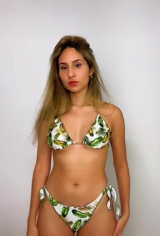 Cinthia Rodrigues (@cinthia) #bikini  #butt  #floral bikini  «#corposreais»