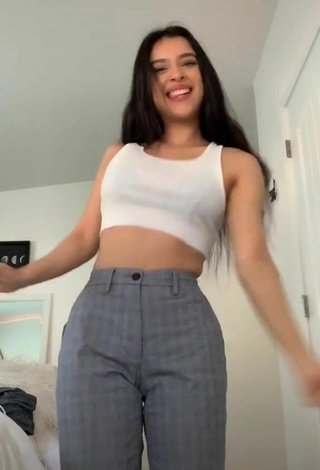 DamnitsLunaa (@damnltsluna) #crop top  #white crop top  #pants  #grey pants  «#fyp #allaboutcake»