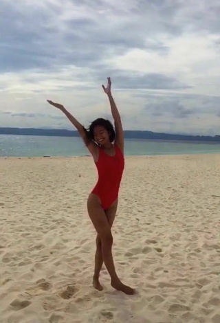 Edina Enriquez (@edinaneninonu) #beach  #swimsuit  #red swimsuit  «Island life   follow my 2nd acc!...»