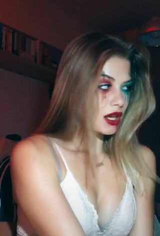 Iryna Zubkova (@ir_zu) #cosplay  #cleavage  #top  #lace top  #red lips  «espero que este no me lo...»