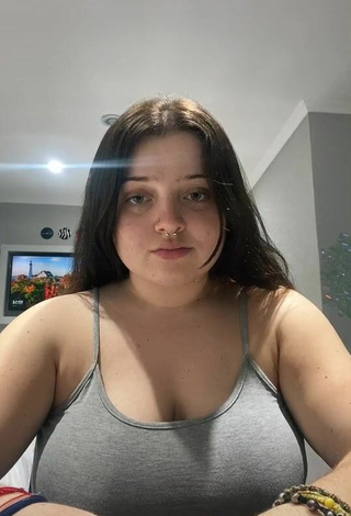 iri.prochetto (@iri.prochetto) #cleavage  #bouncing boobs  «doy clases los martes y jueves xd»