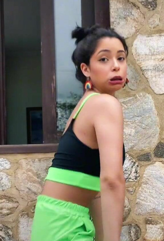 Carol Nunes (@itscaroln) #sport bra  #cleavage  #shorts  #sport shorts  #belly button piercing  #tattooed body 