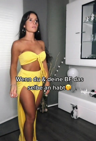 jakictwins (@jakictwins) #tube top  #yellow tube top  #cleavage  #pants  #yellow pants 