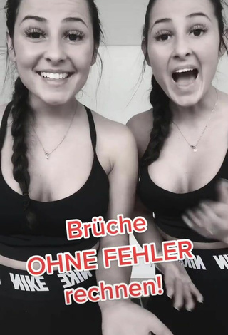 jakictwins (@jakictwins) #cleavage  #sport bra  #black sport bra  «BRÜCHE OHNE FEHLER RECHNEN!...»