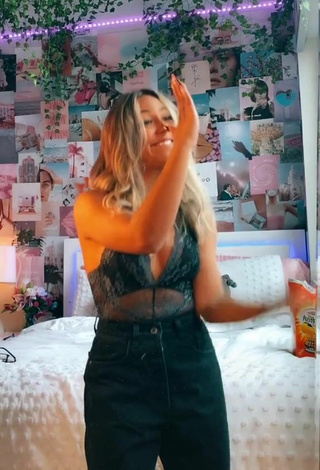 Kenna Mo (@kenna.mo) #cleavage  #side boob  #pants  #bodysuit  #lace bodysuit  #black bodysuit  «someone teach me how to do the...»