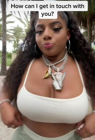 Mikayla Saravia (@kkvsh) #crop top  #cleavage  #white crop top  #tattooed body  #bouncing boobs  #big boobs  #big butt  #booty dancing  «Cashap Zelle PayPal ApplePay...»