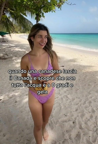 Natasha Nock (@knocknockwhosthere) #cleavage  #bikini  #beach  «NON CREDO CHE LA GENTE NUOTA...»