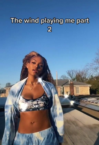 Law (@lawandmusic) #cleavage  #street  #sport bra  #pants  «The wind is CANCELED...»