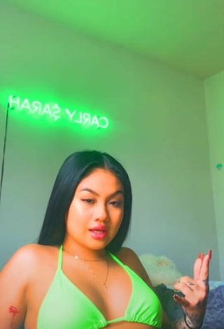 Hot & Nude: Carly Sarah (@rly.cxrly) - Videos