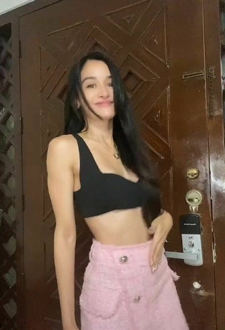 Kris Bernal (@sheiskrisb) #crop top  #cleavage  #black crop top  #skirt  «Here goes again the dancing...»