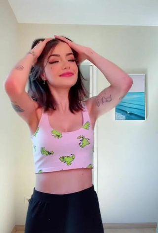 Vee Castro (@vidcg) #crop top  #cleavage  #tattooed body  #shorts  #black shorts  #belly button piercing  «dc:  #fy»