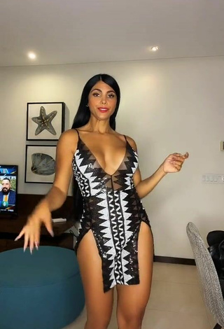 Yesli Gomez (@yesligomezfit) #dress  #booty dancing  #cleavage  #side boob  «Este me encanta , hago lo mejor...»