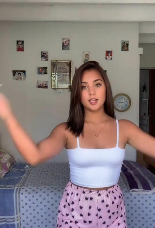Yess (@yessenia0410) #crop top  #white crop top  #cleavage  #shorts 