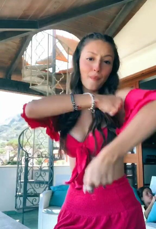 Brunella Cacciuni (@_brunellina_) #crop top  #pink crop top  #skirt  #pink skirt  #cleavage  «Col sole che tramonta in un...»