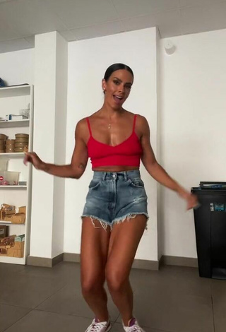 Cristina Pedroche (@cristipedroche) #cleavage  #crop top  #red crop top  #shorts  #tattooed body  #booty dancing 