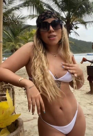 Chantall Pizzino (@dcpizzino) #cleavage  #bikini  #white bikini  #tattooed body  #booty dancing  #beach  «Tu segundo @ quiere ir a la...»