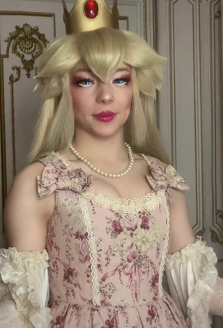 Ken (@lovebunnycosplay) #cleavage  #dress  #cosplay  «Answering some wig questions! I...»