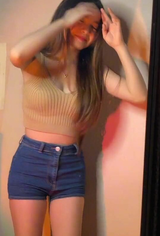 Madelaine Red (@madelainered) #cleavage  #crop top  #beige crop top  #shorts  #booty dancing  «pacute lang po! nood kayo live...»