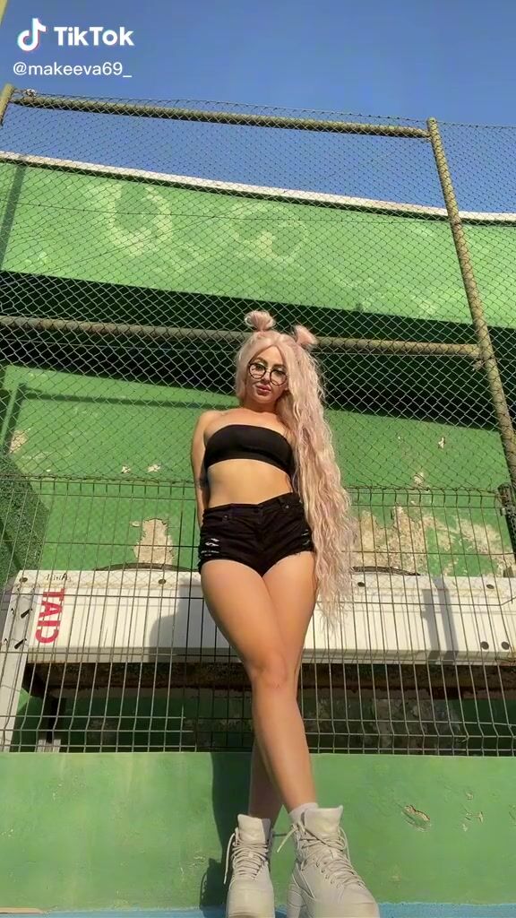 Makeeva (@makeeva69_) #tube top #black tube top #shorts... «Моя